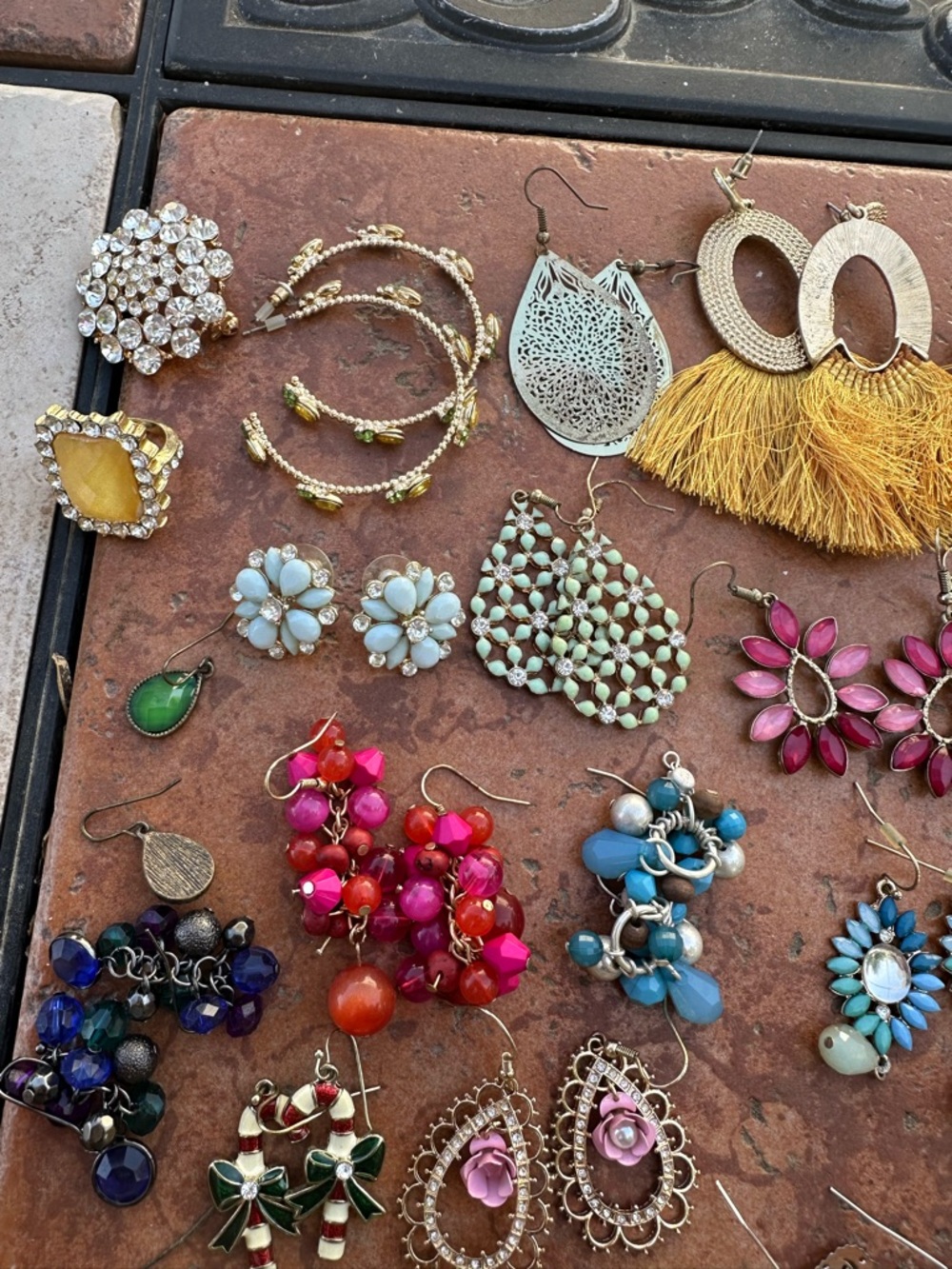 Earring bundle - Picture 3 of 5